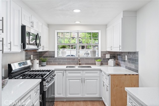 2514 Monte Carlo Drive, Santa Ana CA: https://media.crmls.org/medias/068e3346-69ac-4304-9be0-a7bc7522ed77.jpg
