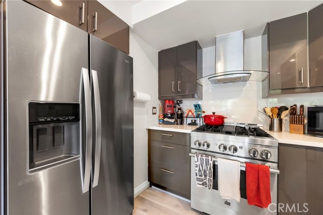 Detail Gallery Image 9 of 23 For 11744 Moorpark, Studio City,  CA 91604 - 2 Beds | 2/1 Baths