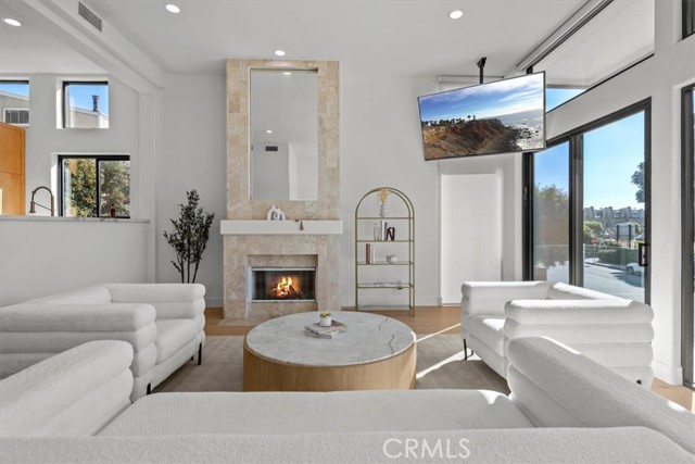 Detail Gallery Image 8 of 41 For 6730 Esplanade, Playa Del Rey,  CA 90293 - 4 Beds | 4 Baths