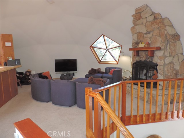 41753 Tanager Drive, Big Bear Lake, CA 92315