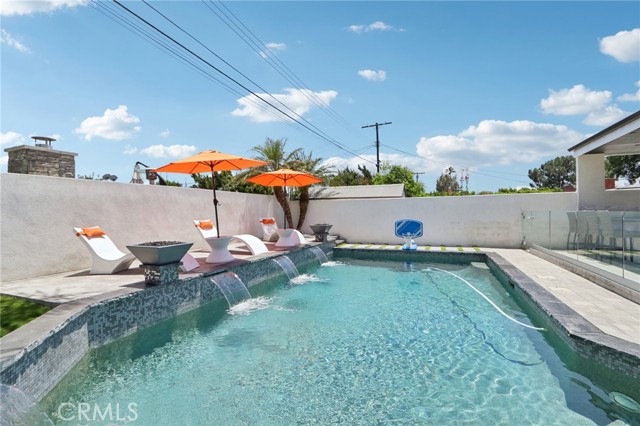 10418 Rubio Avenue, Granada Hills CA: https://media.crmls.org/medias/0690cec7-e229-42eb-9183-2b7cfb378bd2.jpg