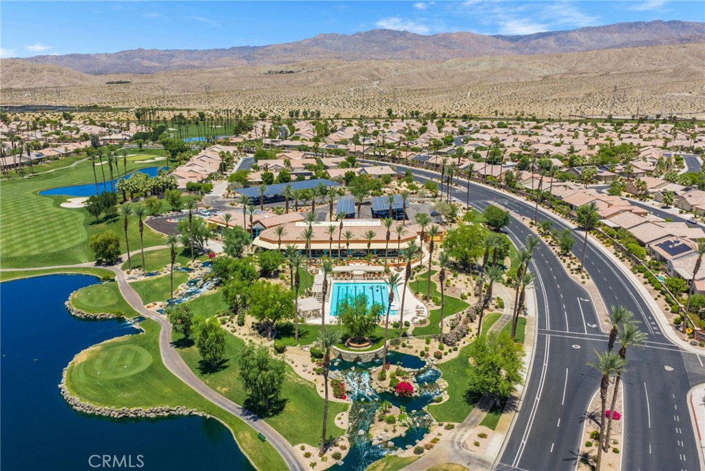 https://media.crmls.org/medias/0690d8d1-d6b3-4978-848a-6fd6a8040aa3.jpg?preset=X-Large