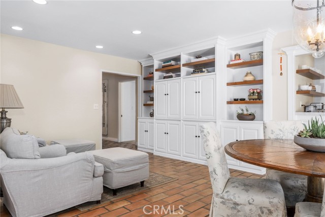 Detail Gallery Image 11 of 35 For 23731 Park Madrid, Calabasas,  CA 91302 - 4 Beds | 3/1 Baths