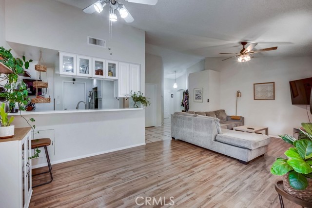 Detail Gallery Image 5 of 45 For 930 Countryside St, Hemet,  CA 92545 - – Beds | – Baths