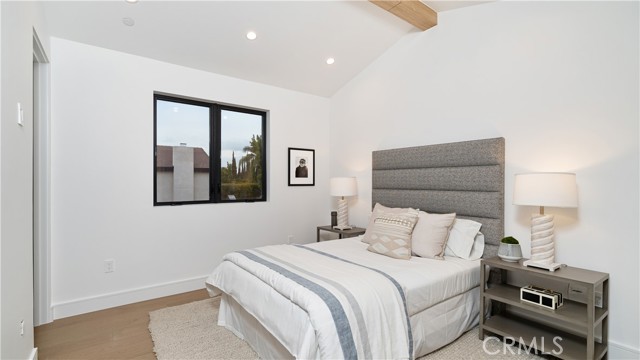 Detail Gallery Image 39 of 41 For 15473 La Maida St, Sherman Oaks,  CA 91403 - 5 Beds | 5/1 Baths