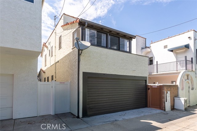 130 Claremont Avenue, Long Beach CA: https://media.crmls.org/medias/069262c0-c22c-4a53-bac1-5e8920ae664d.jpg