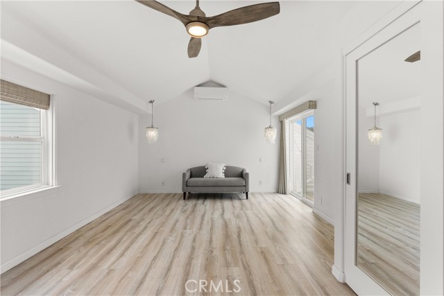 Detail Gallery Image 14 of 34 For 11 Bolivar St, Newport Beach,  CA 92663 - 2 Beds | 2 Baths