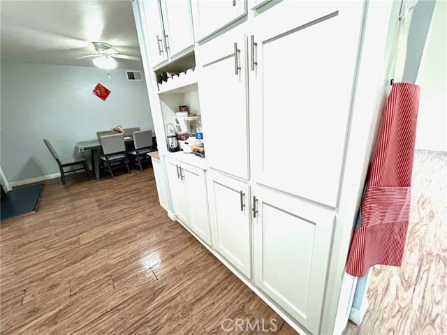 Detail Gallery Image 7 of 22 For 1006 Acacia, Corona,  CA 92879 - 4 Beds | 2 Baths