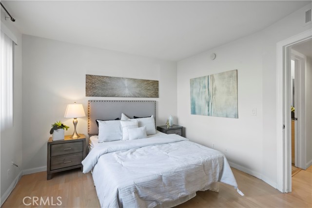 6250 Fulton, 108 photo 17