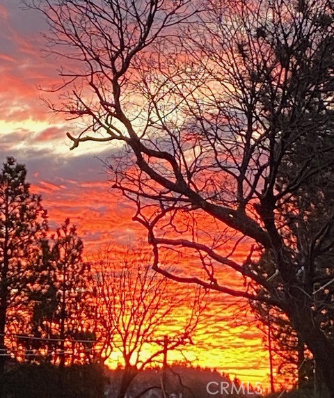 https://media.crmls.org/medias/06952790-6f3a-41cf-b040-aef755540727.jpg?preset=X-Large