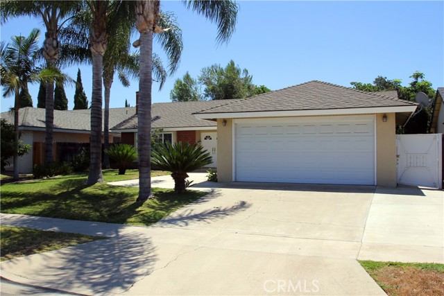 Detail Gallery Image 3 of 23 For 14282 Shadybrook Dr, Tustin,  CA 92780 - 3 Beds | 2 Baths