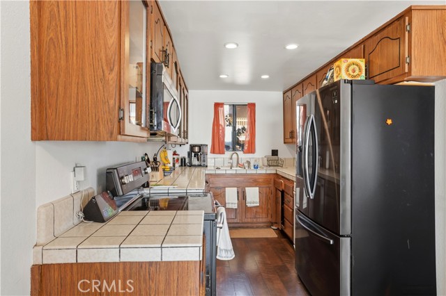 Detail Gallery Image 6 of 29 For 2123 Temple, Signal Hill,  CA 90755 - 2 Beds | 2/1 Baths