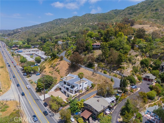 20000 Laguna Canyon Road, Laguna Beach CA: https://media.crmls.org/medias/0695b581-7487-46c8-948f-8a7c1109949a.jpg