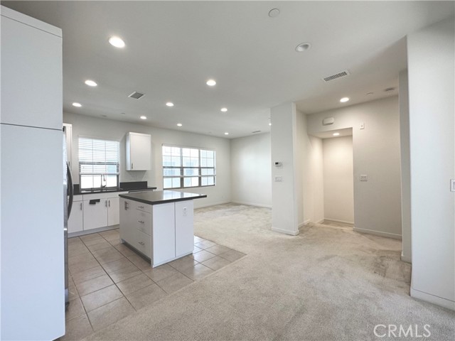 129 Briarberry, Irvine CA: https://media.crmls.org/medias/06977c3b-0b1e-4f8d-a00d-0dccdf31196a.jpg