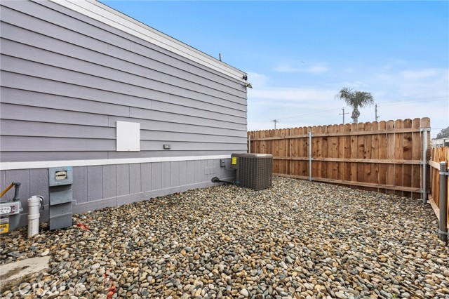 Detail Gallery Image 28 of 31 For 103 Cedarwood Ln, Bakersfield,  CA 93308 - 3 Beds | 2 Baths