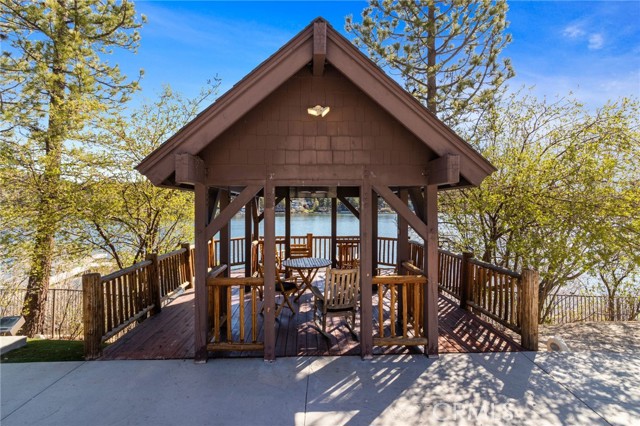 Detail Gallery Image 38 of 58 For 791 Cove Dr, Big Bear Lake,  CA 92315 - 9 Beds | 5/4 Baths