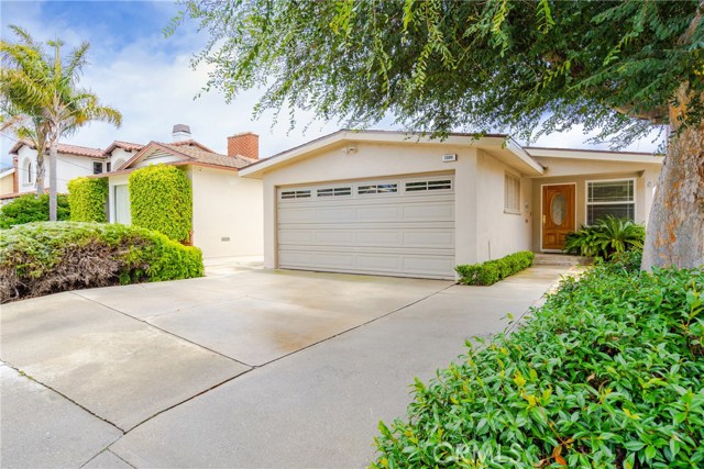 Welcome home to the best price for a single level 4b2/2b detached home currently available in Manhattan Beach!