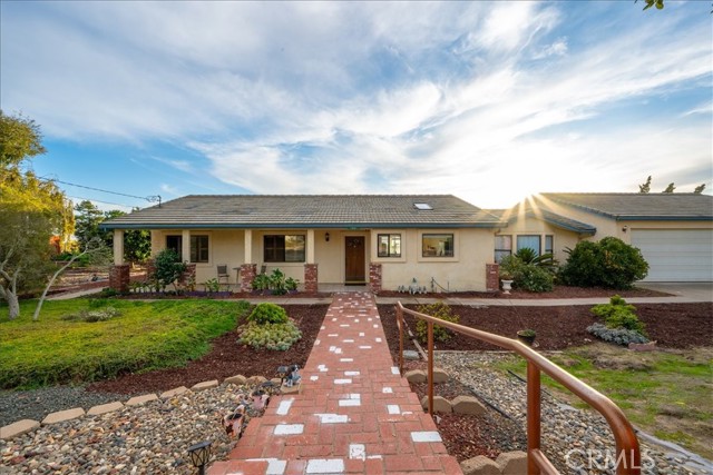 1561 Cielo Lane, Nipomo CA: https://media.crmls.org/medias/0698867d-2c64-4f3e-ac66-6ba0a2aa1958.jpg