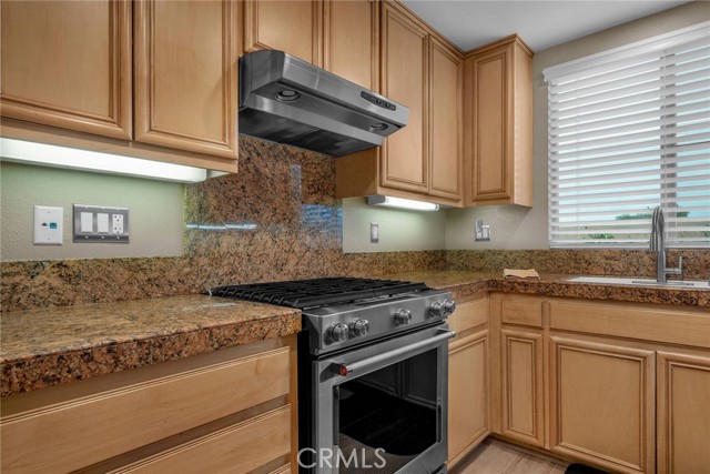 Detail Gallery Image 12 of 30 For 1448 Patricia #203,  Simi Valley,  CA 93065 - 3 Beds | 2/1 Baths