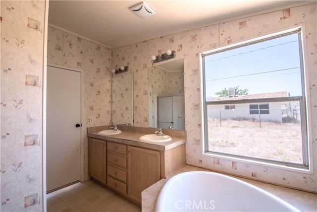 Detail Gallery Image 11 of 16 For 6386 Del Monte, Yucca Valley,  CA 92284 - 4 Beds | 2 Baths
