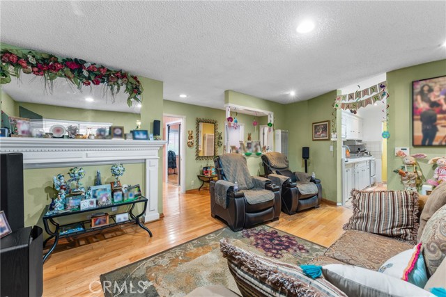 Detail Gallery Image 20 of 49 For 3812 Middlebury, Los Angeles,  CA 90004 - 3 Beds | 2/1 Baths