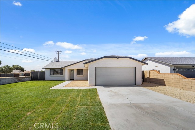 Detail Gallery Image 1 of 31 For 2004 Phlox Ave, Rosamond,  CA 93560 - 4 Beds | 2 Baths