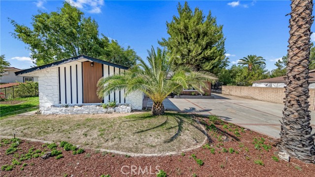 22137 Gresham Street, West Hills CA: https://media.crmls.org/medias/069a9f6f-3e9c-4f47-802e-69e2b6ec5533.jpg
