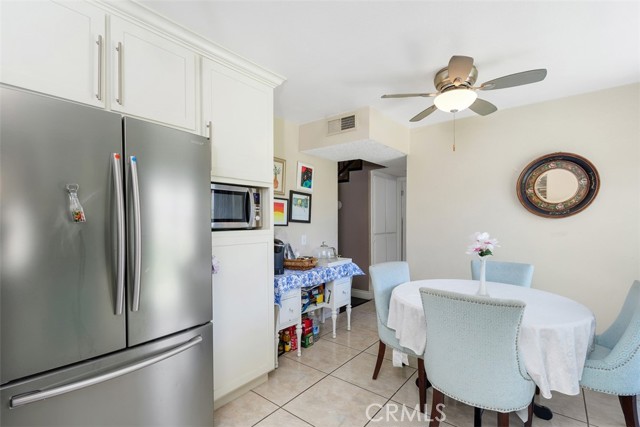1725 Trinity Loop, Ontario CA: https://media.crmls.org/medias/069b6b86-27b5-4ce8-93f3-170325d22f9b.jpg
