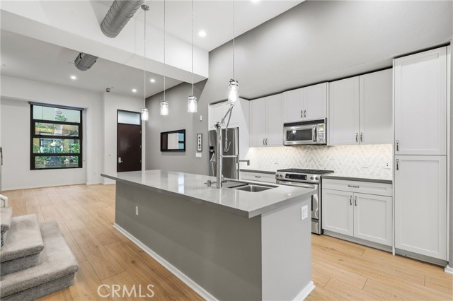 Detail Gallery Image 12 of 40 For 133 the Promenade #118,  Long Beach,  CA 90802 - 2 Beds | 2/1 Baths