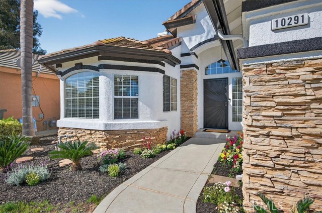 Detail Gallery Image 3 of 23 For 10291 N Whitney, Fresno,  CA 93730 - 4 Beds | 2 Baths