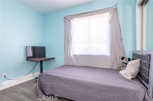 11044 Borden Avenue, Pacoima CA: https://media.crmls.org/medias/069beae5-2daf-4d28-87b9-29223e2b513c.jpg