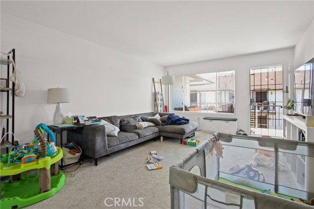 18702 Demion Lane, Huntington Beach CA: https://media.crmls.org/medias/069c3a8a-bff7-4c9c-a5ae-91612a531095.jpg