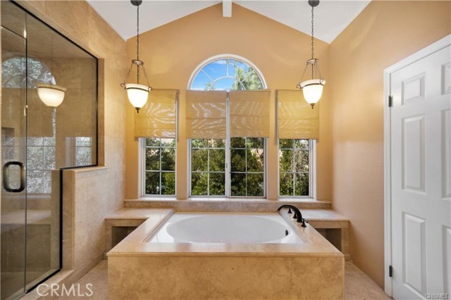 3955 Poppyseed Place, Calabasas CA: https://media.crmls.org/medias/069c5deb-dbb3-427e-a8a5-a4b504282a7c.jpg