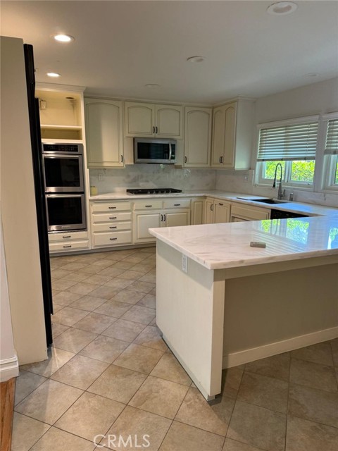 5403 Oakdale Avenue, Woodland Hills CA: https://media.crmls.org/medias/069c7fe7-5319-40e2-874c-81b4ef0702c0.jpg
