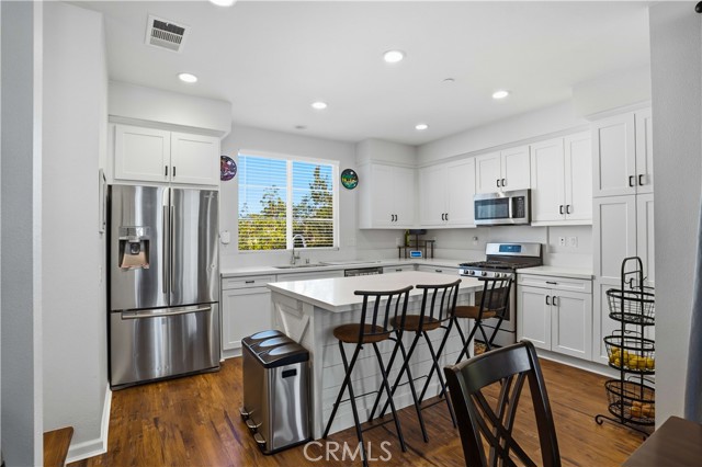 Detail Gallery Image 10 of 48 For 609 Savi #101,  Corona,  CA 92878 - 4 Beds | 2/2 Baths