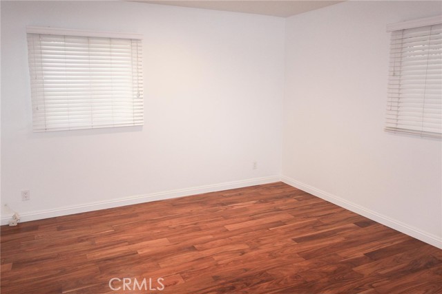 Detail Gallery Image 14 of 25 For 19756 Collier St, Woodland Hills,  CA 91364 - 4 Beds | 2/1 Baths