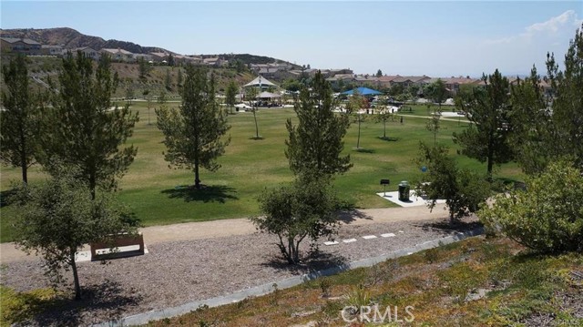 Detail Gallery Image 33 of 34 For 17423 Smoke Tree, Canyon Country,  CA 91387 - 4 Beds | 3 Baths