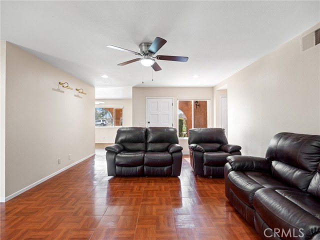 Detail Gallery Image 15 of 41 For 17740 Linden, Hesperia,  CA 92345 - 3 Beds | 2 Baths