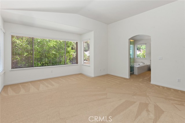 2311 Gillingham Circle, Thousand Oaks CA: https://media.crmls.org/medias/069e2e2b-a138-4423-80bd-51617641e042.jpg
