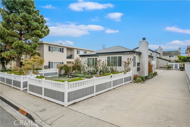 2222 Curtis Avenue, Redondo Beach CA: https://media.crmls.org/medias/069eb93b-36f4-4c69-b0b3-5a0867e5f233.jpg