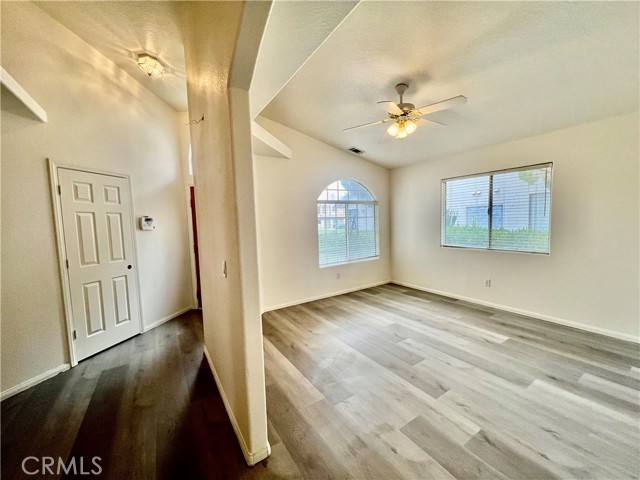 Detail Gallery Image 5 of 30 For 17980 Lakeview Dr, Victorville,  CA 92395 - 3 Beds | 2 Baths