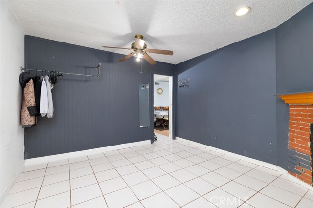 Detail Gallery Image 12 of 36 For 1085 Aquamarine Ln, Corona,  CA 92882 - 4 Beds | 2 Baths