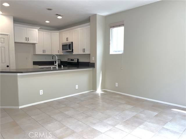 Detail Gallery Image 6 of 28 For 15 Rue Du Chateau, Aliso Viejo,  CA 92656 - 3 Beds | 2/1 Baths