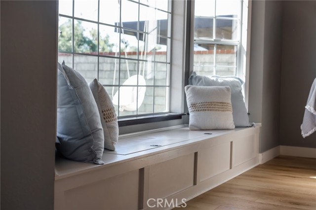 Detail Gallery Image 5 of 29 For 28724 Magnolia Way, Saugus,  CA 91390 - 3 Beds | 2/1 Baths