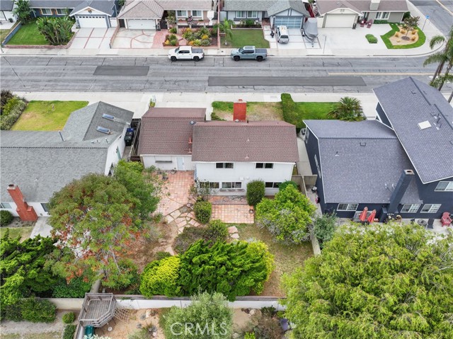Detail Gallery Image 5 of 38 For 17172 Berlin Ln, Huntington Beach,  CA 92649 - 3 Beds | 2 Baths