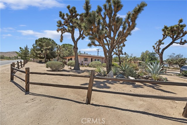 Detail Gallery Image 7 of 48 For 56287 Navajo Trl, Yucca Valley,  CA 92284 - 2 Beds | 1 Baths
