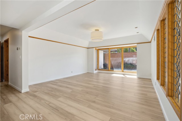 Detail Gallery Image 5 of 23 For 16347 Mandalay Dr, Encino,  CA 91436 - 4 Beds | 3 Baths
