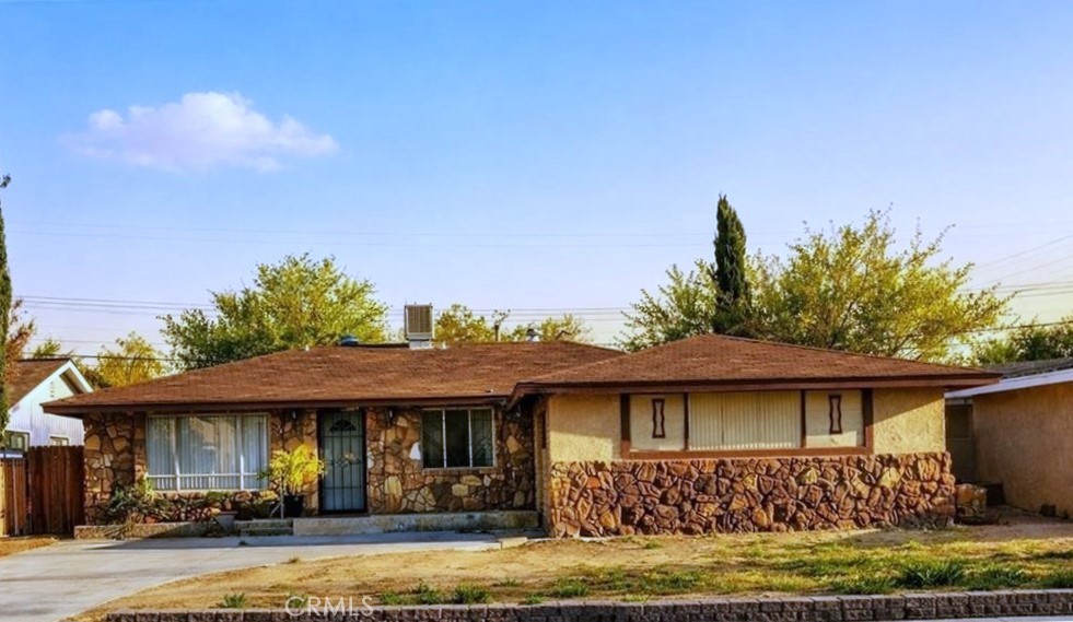 1017 W Avenue H8