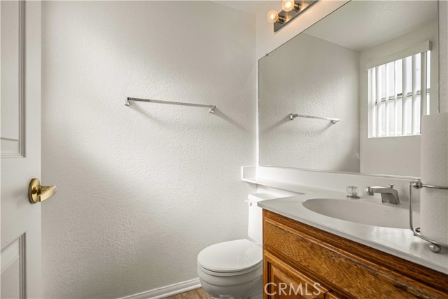 Detail Gallery Image 11 of 23 For 22125 Pamplico Dr, Saugus,  CA 91350 - 4 Beds | 2/1 Baths