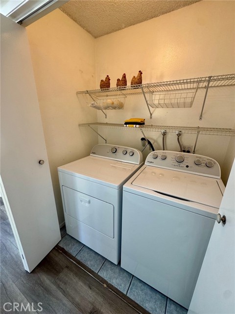 40 Windjammer, Irvine CA: https://media.crmls.org/medias/06a50248-20d5-492b-b1a5-a90cef7f396f.jpg